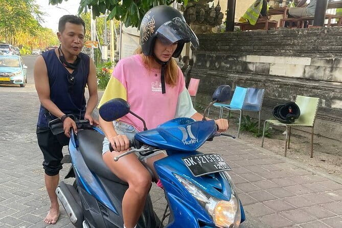 2 Hours Private Scooter Lesson in Bali - First lesson phase: scooter parts and how to start properly
