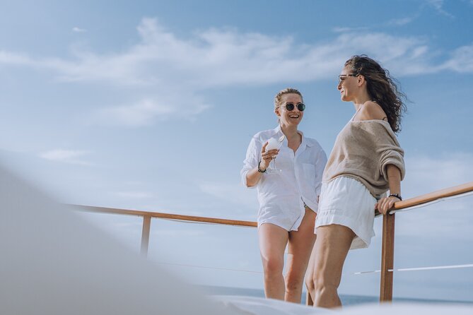 4-in-1 • Gili Islands Half-day Snorkel & Lunch Catamaran Tour - Gili snorkeling route: Trawangan, Meno, and Air