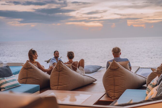 4-in-1 • Gili Islands Half-day Snorkel & Lunch Catamaran Tour - Onboard fun after snorkeling: how to use the free time