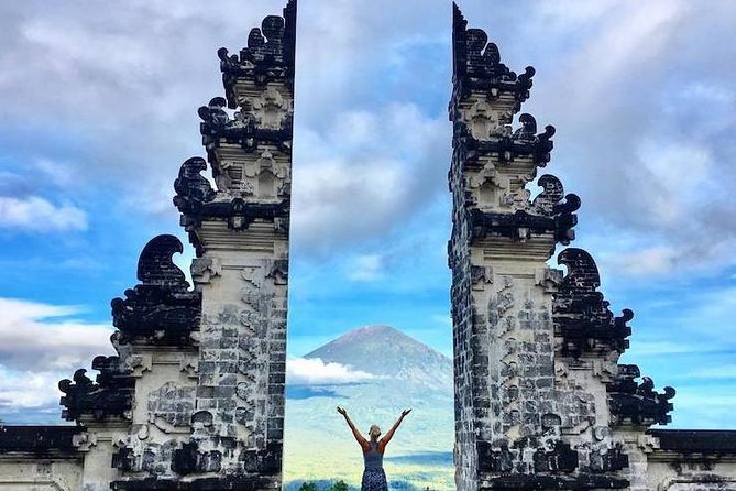 All-Inclusive Lempuyang Temple Gate Of Heaven Tour - Tirta Gangga water palace: royal elegance and photo-friendly details