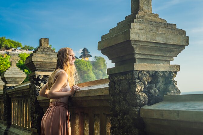 All Inclusive Private Uluwatu Tour with Kecak Dance and Dinner - Stop 1: Entering Uluwatu Temple on the Bukit Peninsula cliffs