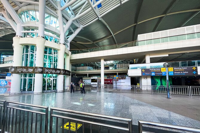 Bali Airport Transfer Service - From Ngurah Rai arrival meeting point to the parking lot