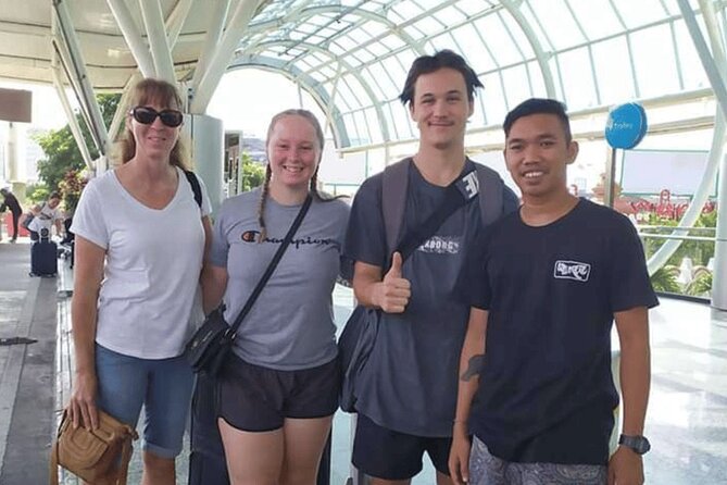Bali Airport Transfers Convenient Pickup to Popular Areas - The name-sign greeting and luggage help that reduce stress