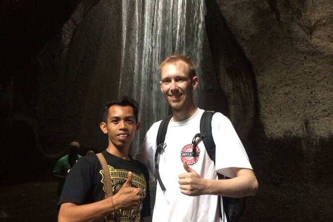Bali best waterfall - Wi-Fi on Board, Sharing Without Getting Stung by Data Charges