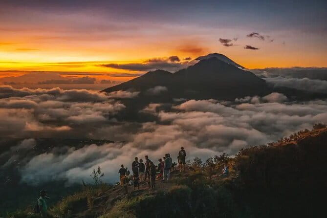 Bali day trip : Batur Sunrise Hike and Hot Spring All inclusive - Breakfast at the summit: volcanic steam, warm food, not just a snack