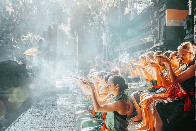 Bali Flower Bath, Massage & Tirta Empul Experience (Private & All-Inclusive) - Passing Ubud market, Ubud town, and Campuhan Ridge Walk