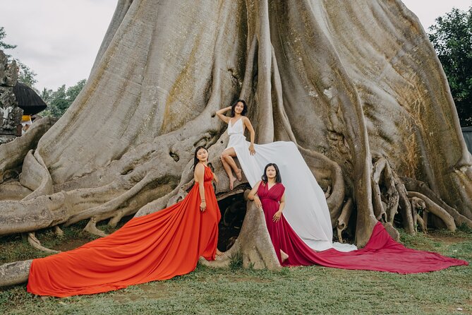 Bali Flying Dress VIP Ubud Photoshoot (Private with Professional Photographer) - The photography team: one-to-one direction you can feel