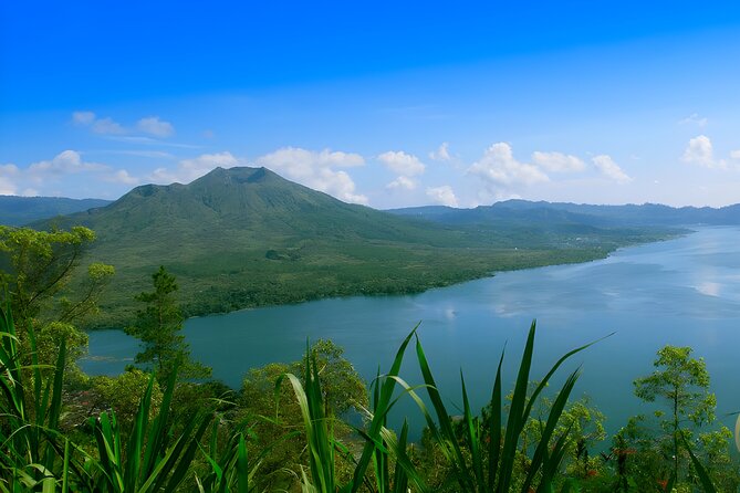 Bali Full-Day Car Charter: Ubud and Kintamani Volcano Trip - Tegenungan Waterfall, Petanu River Noise, and Local Snacks