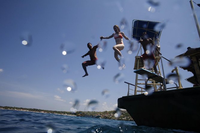 Bali Hai - Reef Cruise - Food and onboard comfort: buffet lunch plus the snack rhythm