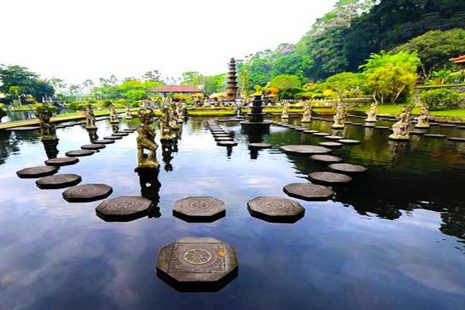 Bali Instagram Tour : The Most Popular Spots In Bali - Lempuyang Temple and the Gates of Heaven photo setup