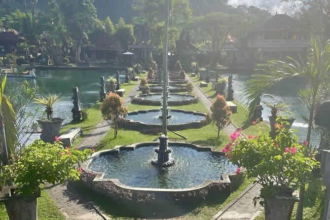 Bali Instagramable Tour: Gates of Heaven Lempuyang - Water Palace - Waterfall - Lempuyang Temple and the Gates of Heaven view