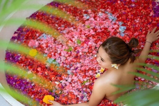 Bali Kuta Luxury Spa Massage Scrub Flowerbath 2 Hour treatment - Balinese massage for 60 minutes, hands-on and aromatic