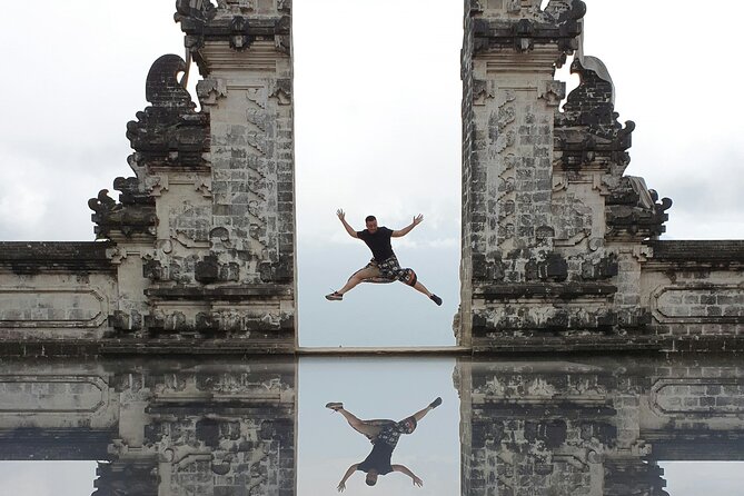 Bali Lempuyang Gate of Heaven and Besakih Mother Temple Tour - Tirta Gangga Water Palace: The Koi Pond Break You Did Not Know You Needed