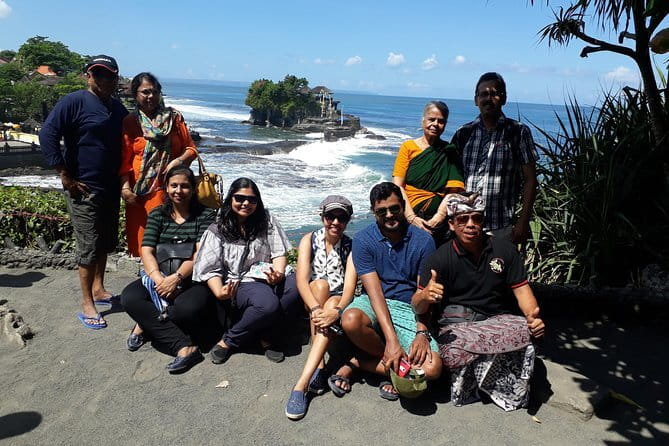 Bali Lempuyang Temple with Blue Lagoon Snorkeling - Snorkeling with an instructor: what the human part adds
