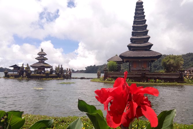 Bali Private Tour: Ulun danu Temple, Iconic Handara Gate & Tanah lot sunset. - Taman Ayun Temple gardens and pool area, the calm middle of the circuit