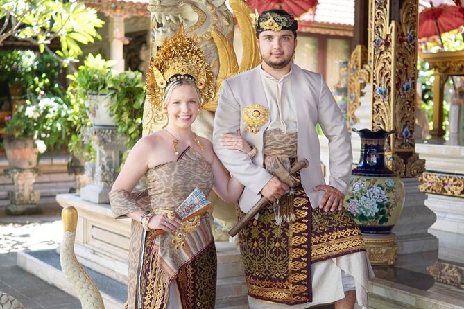 Bali Professional Photoshoot in Traditional Dress Outfit - Traditional Bali house studio, in Seminyak