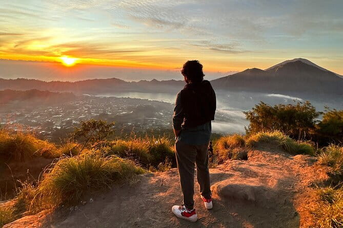 Bali Rainforest Hiking With Canoeing And Waterfall Adventure - Ulun Danu Tamblingan Temple: Lake Views and Quiet Culture Time