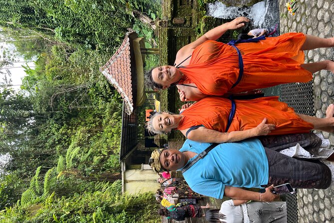 Bali Samanic Healing Purification Natural - What You Do During the Ceremony (Offerings, Prayer, and Silence)