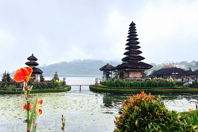 Bali Secret Waterfalls: Banyumala & Leke Leke Waterfalls - Crafts villages and the luwak coffee plantation, why they fit this day