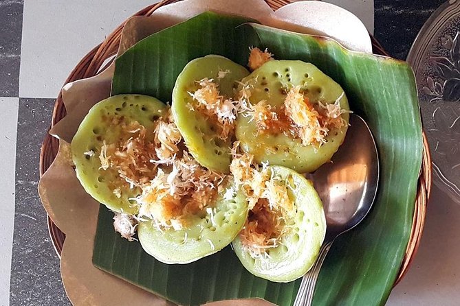 Bali Street Food Tour - A 4:00 pm start that turns dinner into street snacks