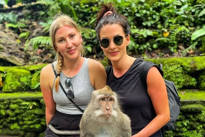 Bali Swing, Monkey Forest and Waterfall Private Tour - Tegalalang Rice Terrace: walking the terraced irrigation system