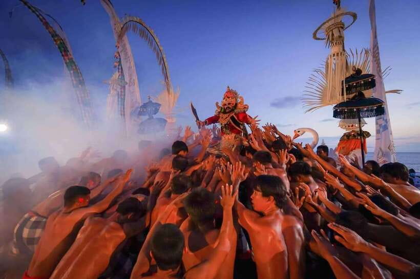 Bali: Tanah Lot Temple Sunset Kecak & Fire Dance Show Ticket - Tanah Lot Sunset and Kecak: Why This Evening Works