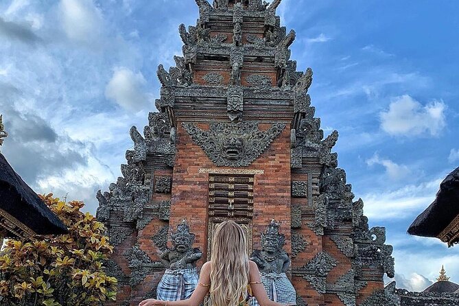 Bali Ubud private Tour with Ubud Bali Driver - FREE WIFI - Stop 2: Puseh Batuan Temple, Art and Daily Faith in One Place