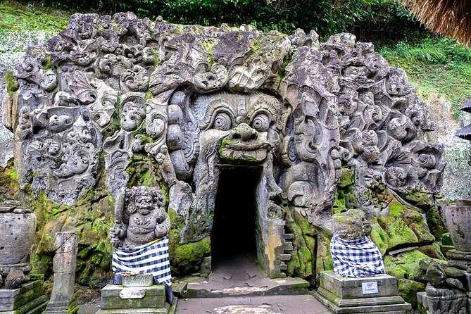 Bali Ubud Tour: Monkey Forest, Waterfall & Rice Terrace - Ubud Art Market: Pasar Seni Energy and Gift Hunting Time