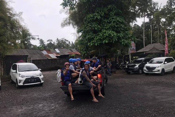 Bali White Water Rafting Ubud Ayung river rafting - Lunch after rafting: the part that turns wet chaos into a real meal
