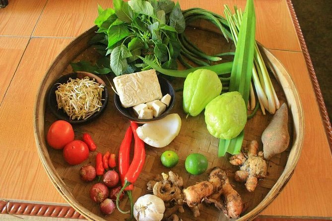 Balinese Cooking Class with Traditional Market Tour - Stone Mortar Spice Work, Chopping Boards, and Balinese Paste Technique
