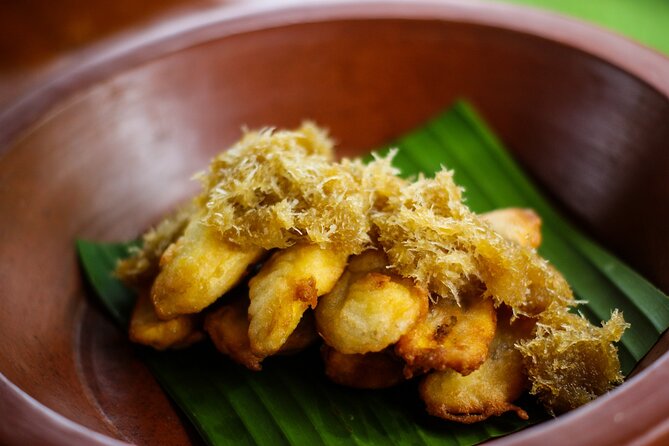 Balinese Vegan Cooking Class with Fresh Harvesting & Garden Tour - Cooking with ancient Balinese utensils and methods