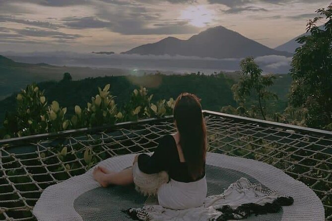 Batur 4WD Jeep Sunrise and Kintamani Cafe Hopping - Jeep sunrise at Mount Batur and the Lake Batur view
