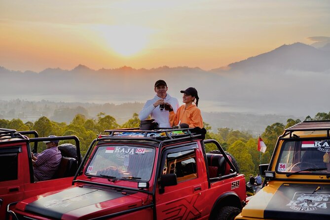 Batur Jeep Explore with Photographer - Stop at Mount Batur: breakfast, sunrise views, and the Black Lava and Sand