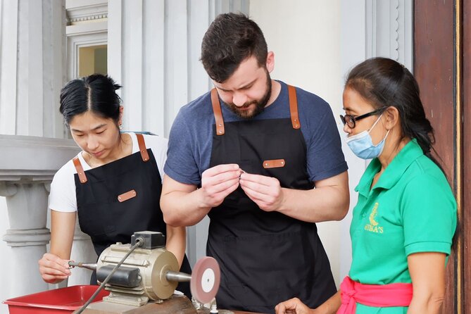 Beginner Class Becomes Silversmith With Bali Silver Material - A beginner-friendly silver workshop near Ubud, built around 10 grams
