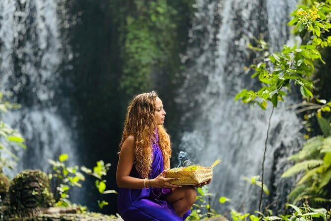 Beji Griya Waterfall Bali Spritual Holy Bath Experience - Inside the ritual: what happens during melukat
