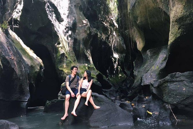 Beji Guwang Hidden Canyon Ticket Admission All Inclusive - The guide experience is the whole game