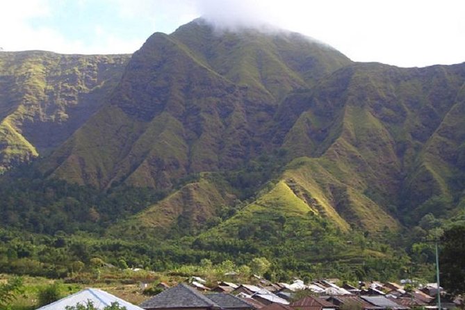 Best of Lombok: Native, Culture, Nature & Waterfall Day Trip - Narmada Park and Pura Agung Narmada: A Royal-Style Start Before the Real Rinjani