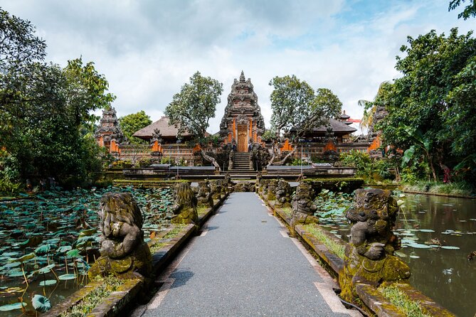 Best of Ubud 1-Day Private Tour - Sacred Monkey Forest Sanctuary: macaques, temple grounds, and a highlight stop
