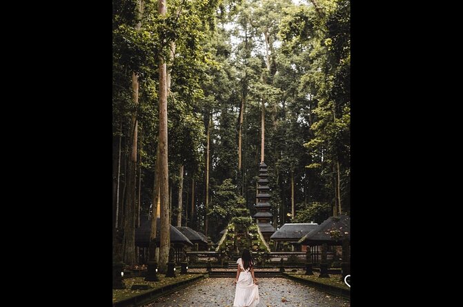 Best of Ubud: Jungle, Temples & Swing - Lunch at Tebasari Resto, Bar & Lounge: Plan on paying for your meal