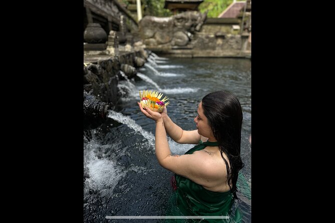 Best of Ubud: Jungle, Temples & Swing - Sacred Monkey Forest Sanctuary: Enjoy macaques, but keep it respectful