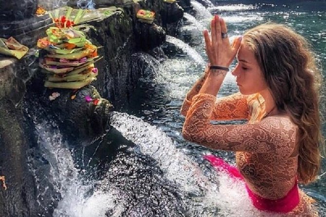 Best of Ubud Tour with Jungle Swing Private and All Inclusive - Tirta Empul Temple: Short Temple Time, Big Setting