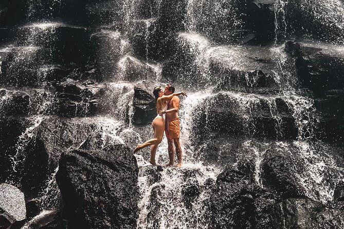 Best Ubud Tour with Instagrammable Jungle Swing all inclusive - Sacred Monkey Forest Sanctuary: Temples, Trees, and Cheeky Macaques