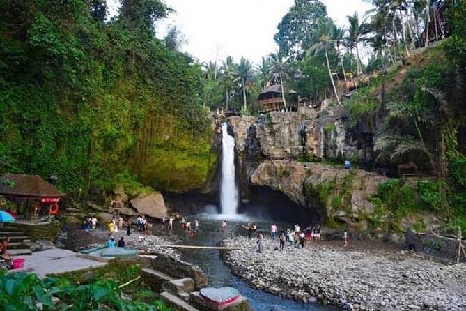 Blue Lagoon Snorkeling and Lunch - Ubud Monkey Forest - Waterfall - Kanto Lampo Waterfall: a memorable stop without slowing the day too much