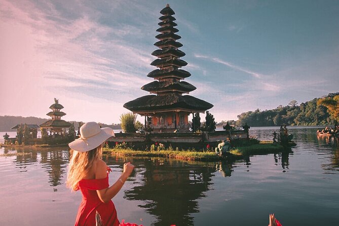 Celukan Bawang private North Bali Nature Tour - Handara Iconic Gate: The Highland Arch Framed for Photos