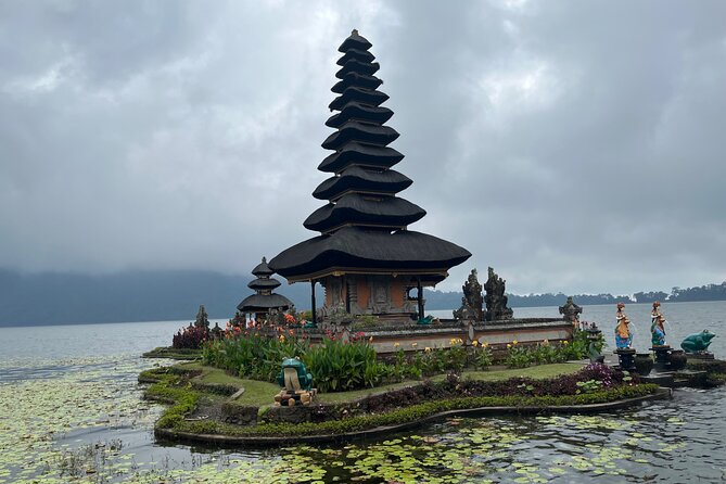 Celukan Bawang private North Bali Nature Tour - Ulun Danu Beratan: The Lake Temple That Feels Like It Floats