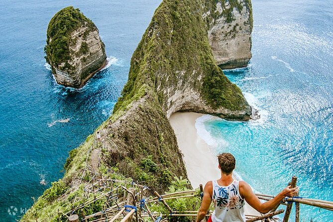 Day Trip to Nusa Penida with All Inclusive - Kelingking Beach: the T-Rex viewpoint and photo timing