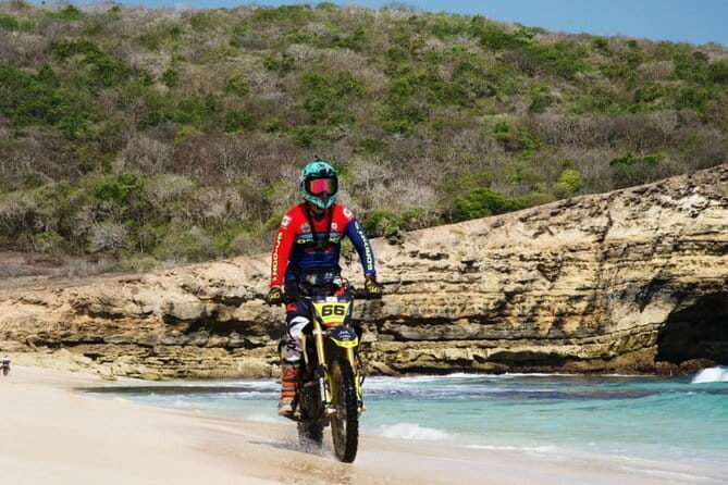 Dirt Bike Adventure at Kuta Lombok - Goa Kotak: the box-shaped cave stop that turns into a photo hour