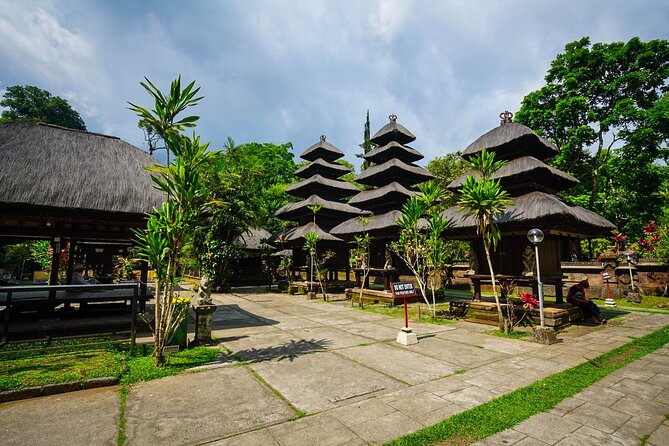 Discover Hidden Waterfall, Unesco Rice Terraces and Mountain Temple - Stop 3: Luhur Batukaru Temple in a Quieter Mountain Setting