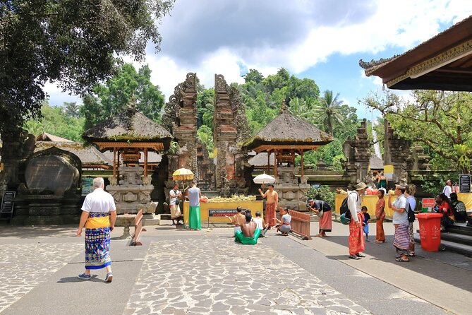 Discover The Best of Ubud: All-Inclusive and Private Guided Tour - Stop 4: Lunch at Amertha Restaurant Over the Rice Fields