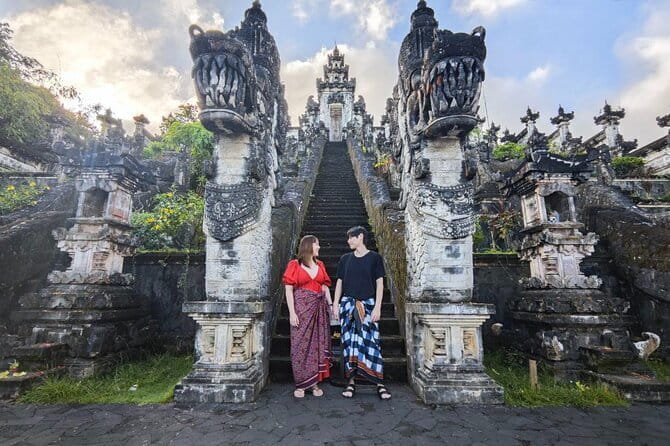 Exclusive Bali: Gates of Heaven, Tirta G - Private & All-Inc - Heaven’s Gate at Lempuyang Temple: the “Mount Agung frame” moment